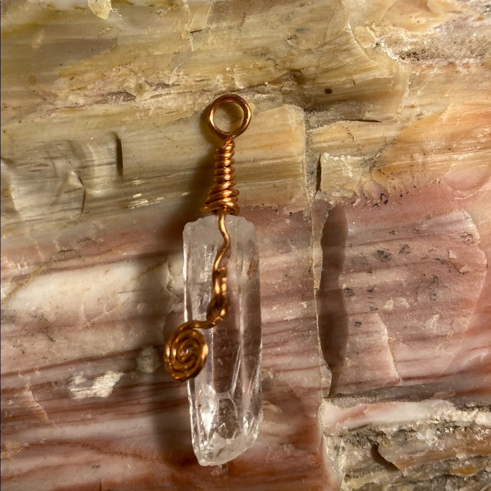 Quartz crystal pendant
